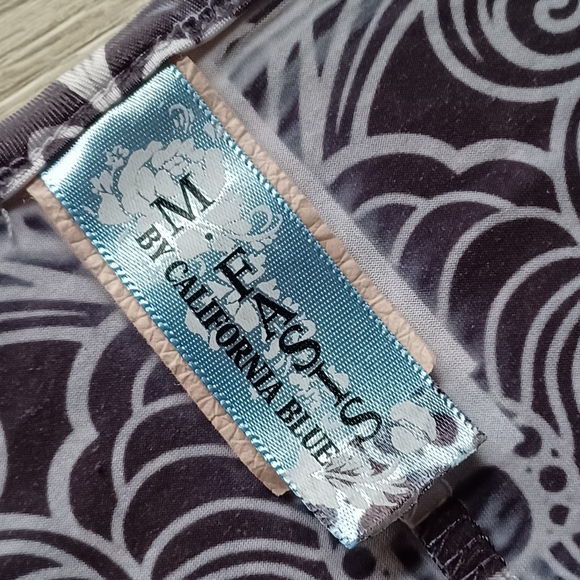 ♧ Black, White and Gray Blouse Swirl and Floral Pattern Flutter Sleeve - Picture 7 of 12